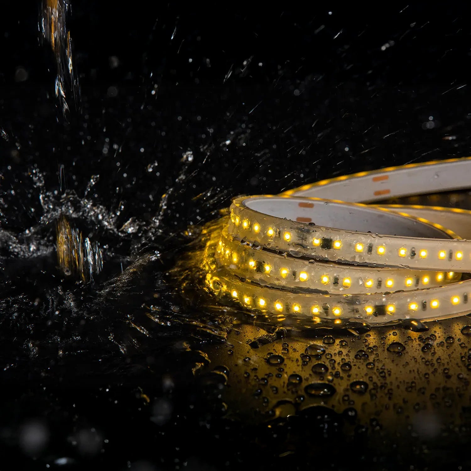 شريط إضاءة ليد مرن بطول 30 متر IP65 (DOA-2835-140P)