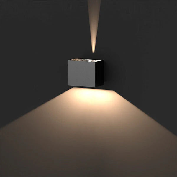 مصباح حائط حديث 6 واط (1080G01) – إضاءة ليد خارجية بزاوية اضاءة قابلة للتعديل، مقاومة للعوامل الجوية IP65, لون أبيض و أسود