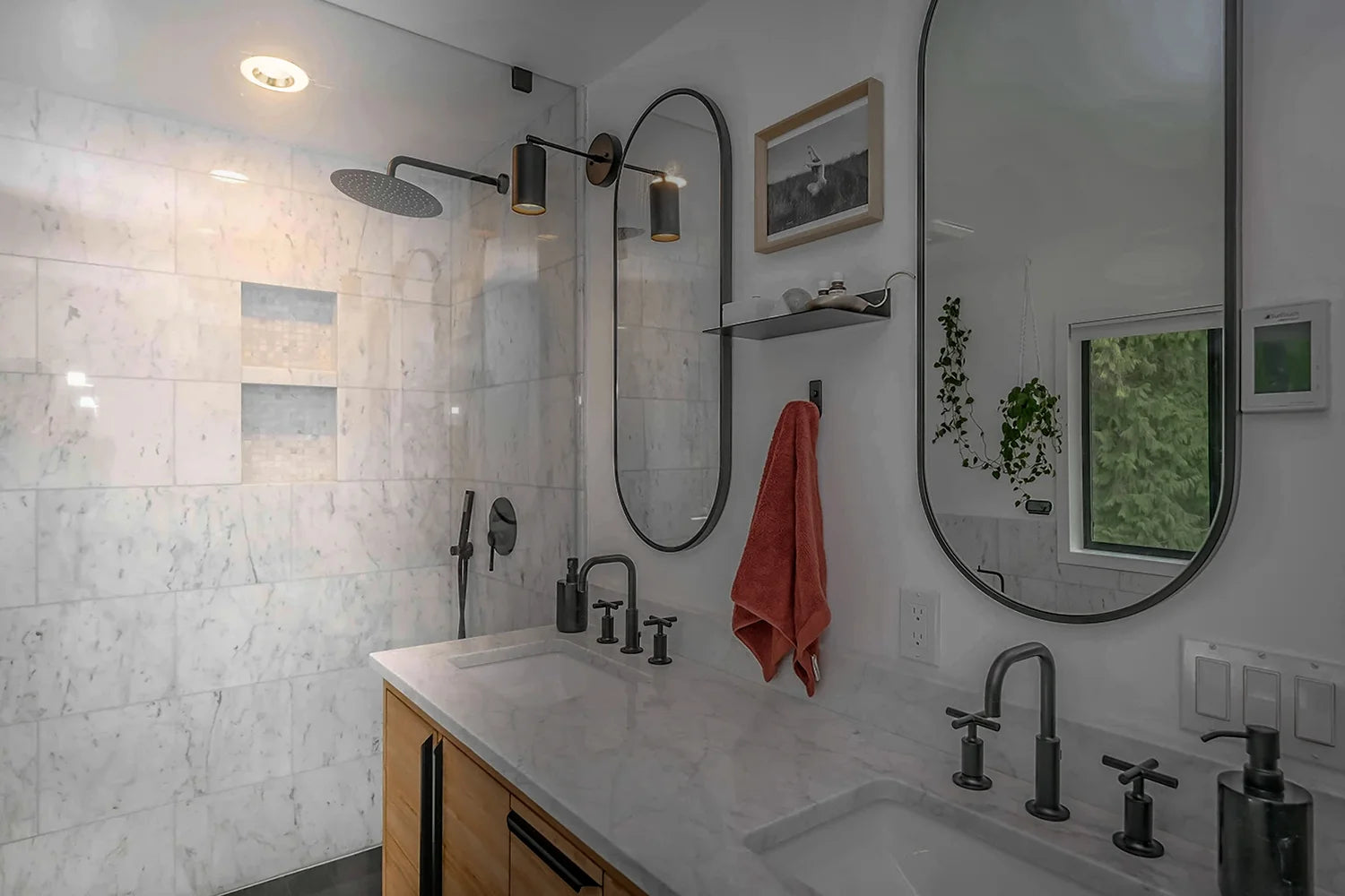 الترا لايت إنارة سقفية سبوت لايت مقاومة للماء IP65 وليد من فليبس (BR6447)