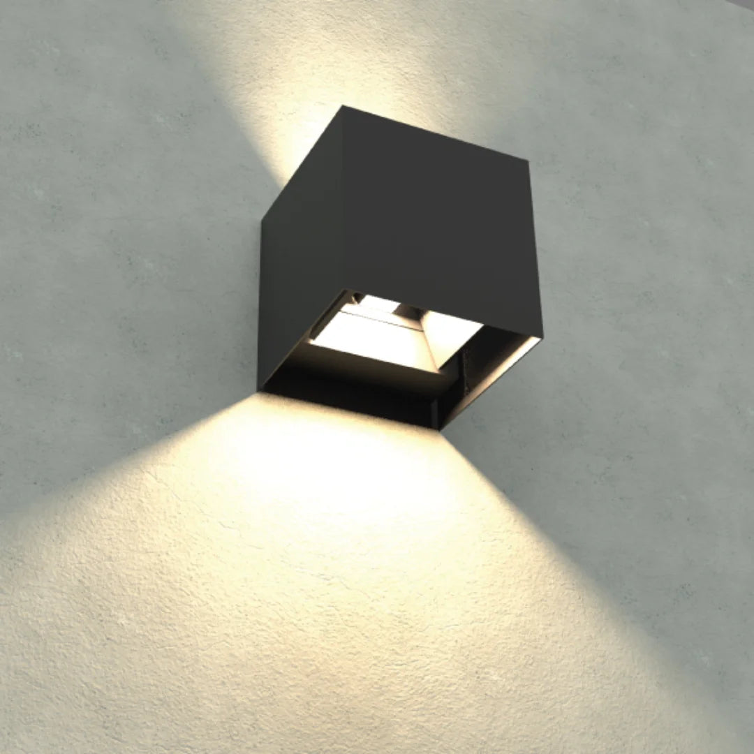مصباح حائط حديث 6 واط (1080G01) – إضاءة ليد خارجية بزاوية اضاءة قابلة للتعديل، مقاومة للعوامل الجوية IP65, لون أبيض و أسود