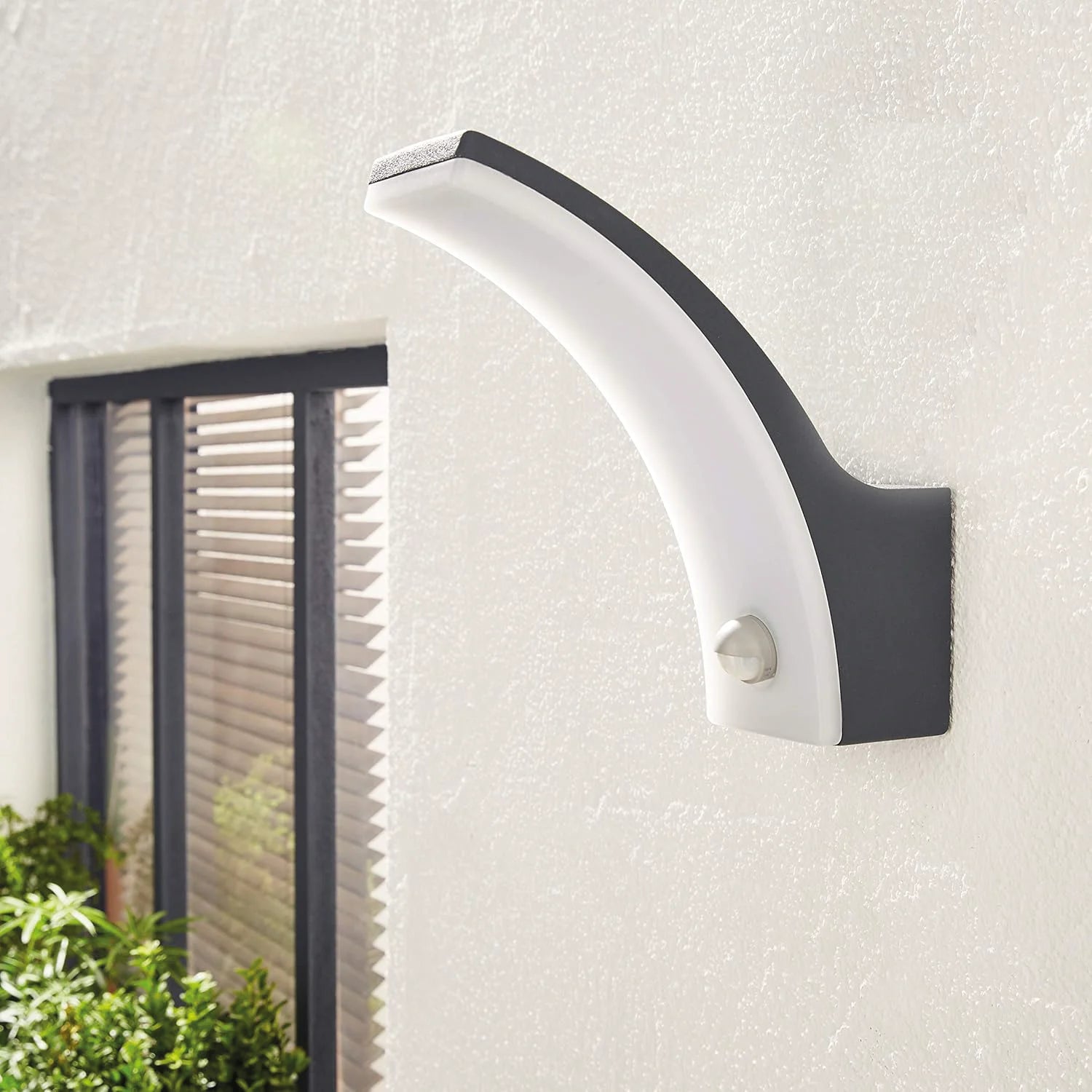 مصباح مع مستشعر الحركة - 3 تبديلات للإضاءة - ضمان 5 سنوات IP65 (ST53K)