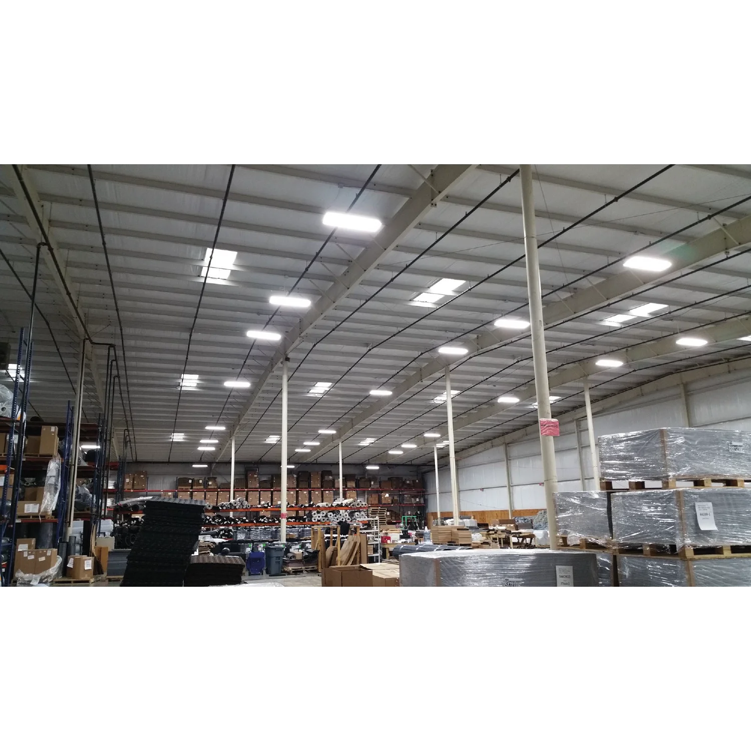 إنارة معلقة من الترالايت 200 واط - قابل للتخفيت - مقاوم للماء (BR6055)