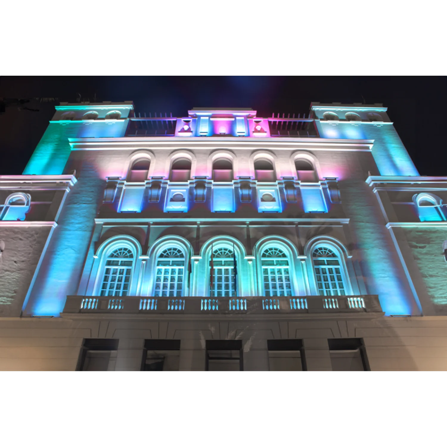 كشاف حائط ليد قوي 150 واط الترالايت للإضاءة الخارجية – مقاوم للماء IP65 (YL6726)