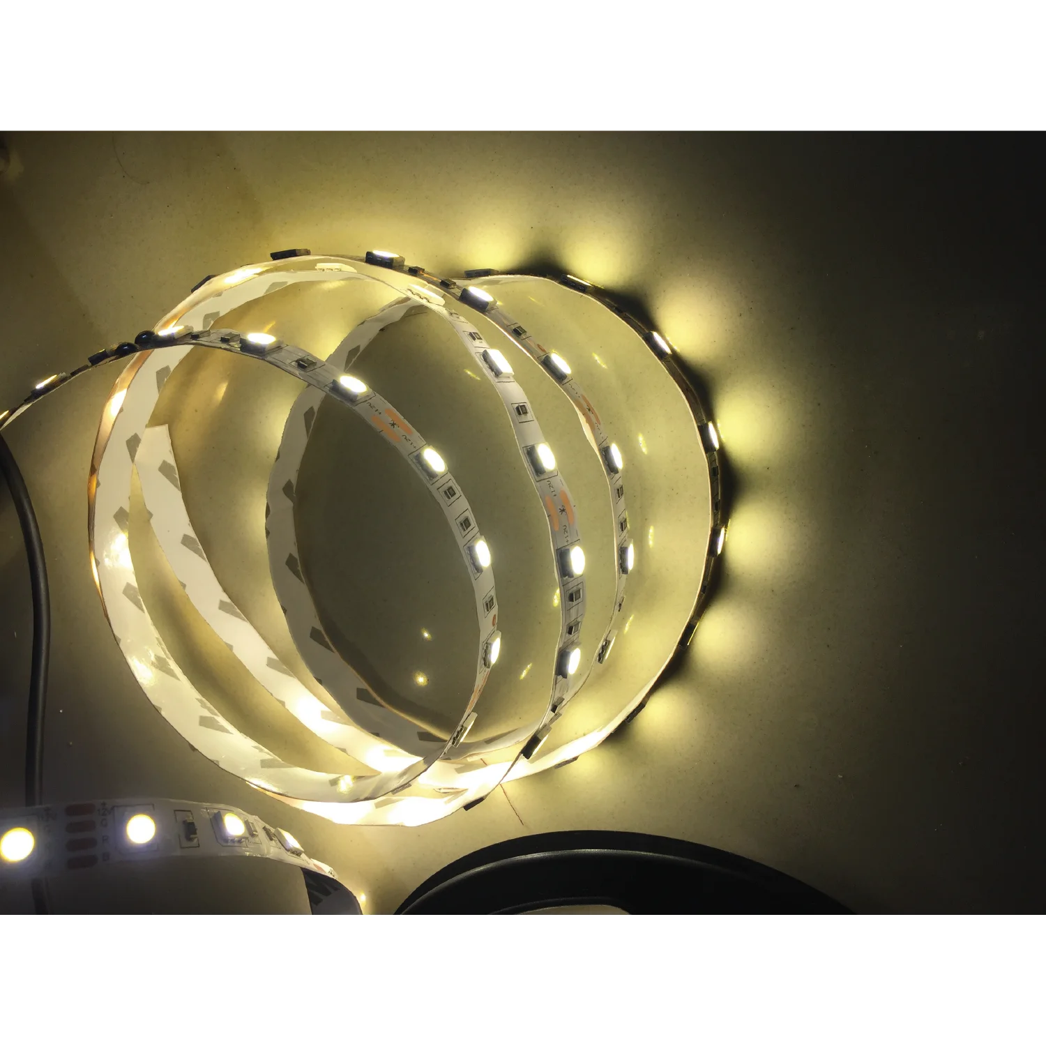 شريط إضاءة ليد 5 متر - مرن وإضاءة عالية (SMD2835-238P)