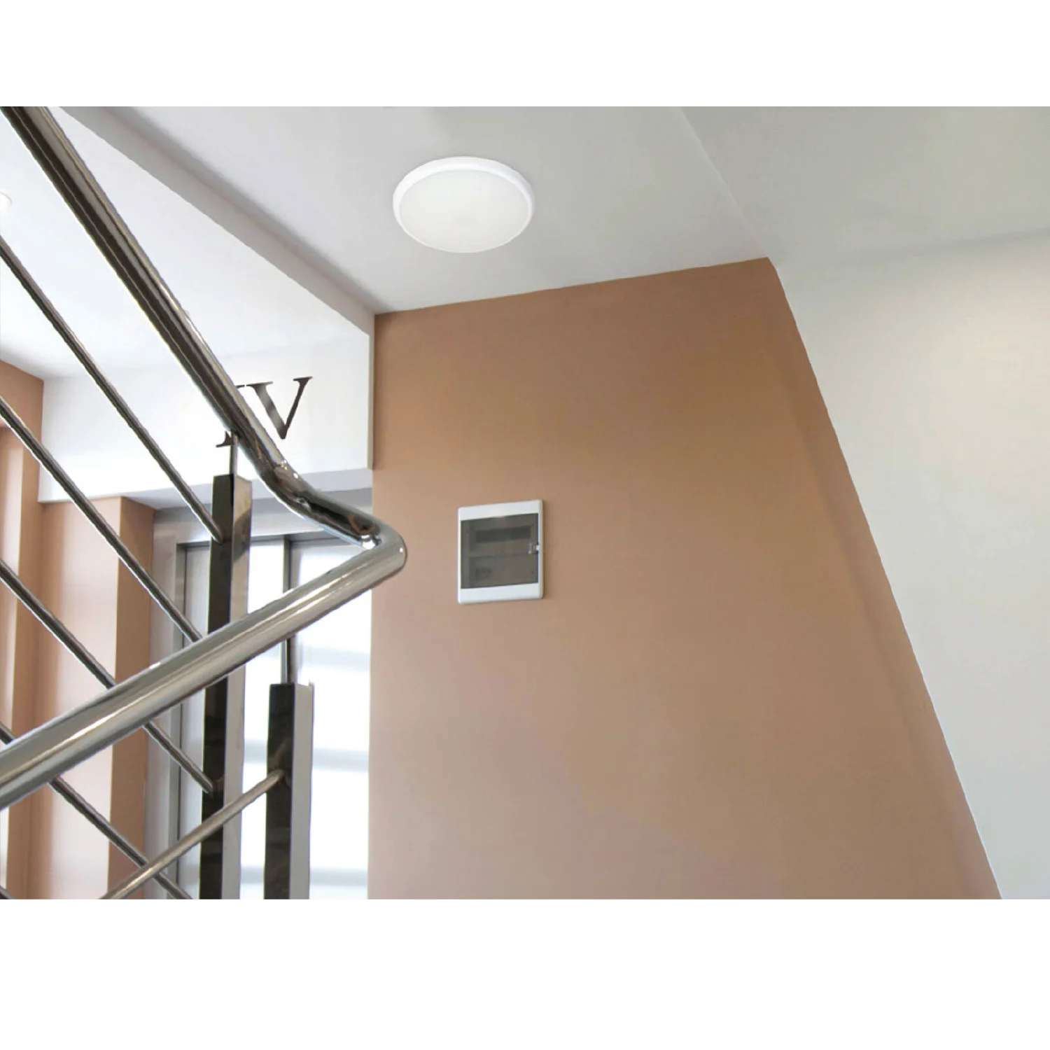 مصباح مع مستشعر الحركة من الترالايت - 22واط قابل للتعتيم  IP65 (ST707B) 