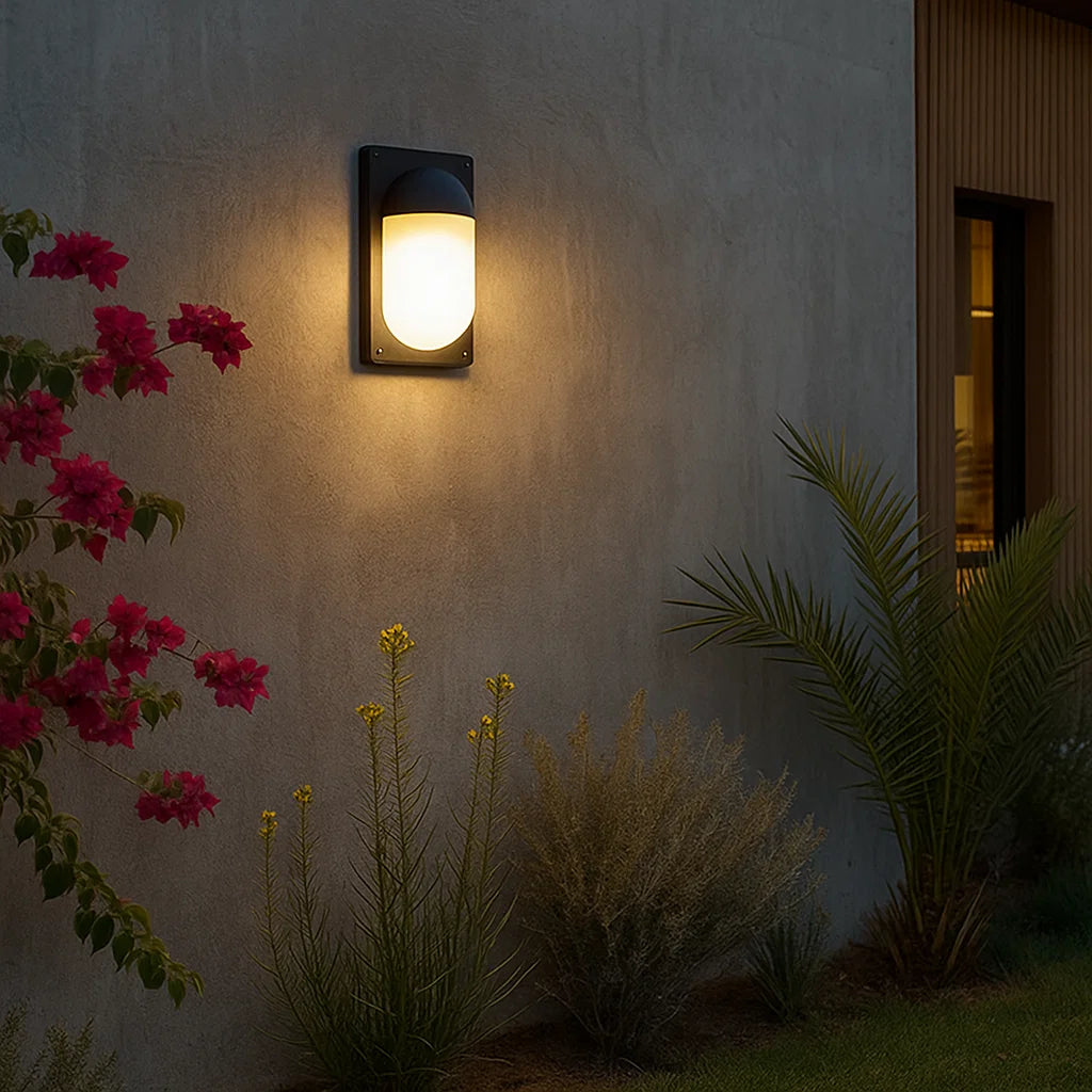 مصباح جداري خارجي ليد 10 واط (1858-3K) – مقاوم للماء IP54، تصميم عصري، إضاءة دافئة 3000K