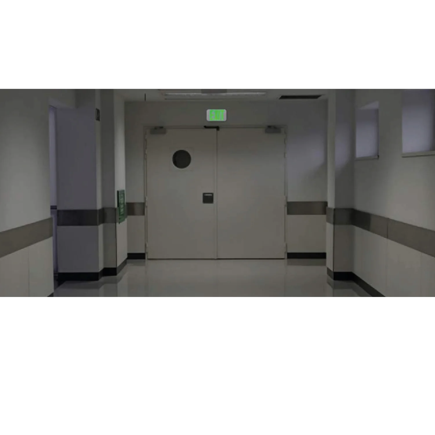 مصباح طوارئ ليد بإشارة خروج من الترا لايت – 2 واط، ضوء أخضر مع بطارية احتياطية وضمان 3 سنوات (CR‑7024AR)