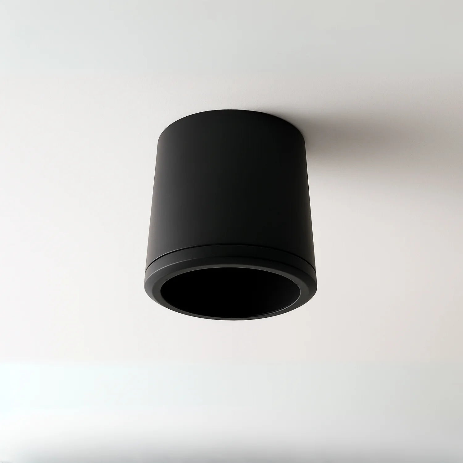 كشاف سقفي كلاسيكي (BZ201) – إضاءة داخلية سطحية بقاعدة لمبة AR111 – لون أبيض أو أسود