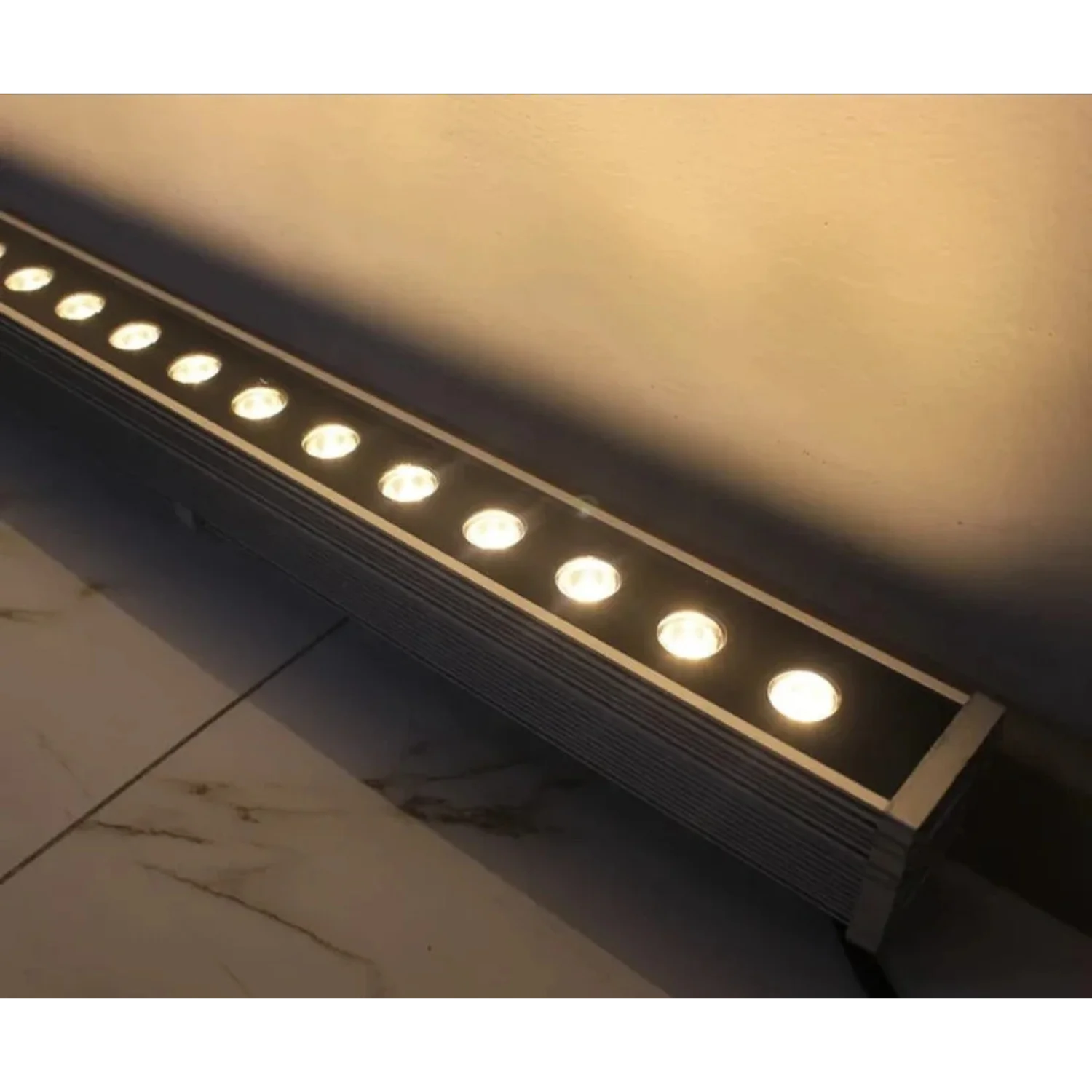 إضاءة وال وشر خطية 1 متر مقاوم للماء IP65 (YL6718)