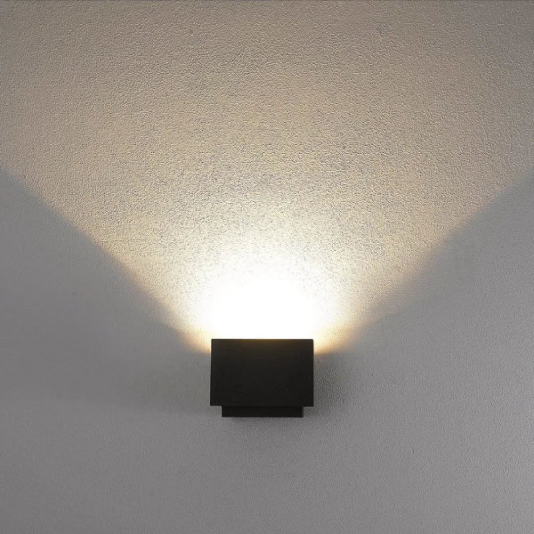 مصباح حائط ليد قدرة 15 واط (H1391) – ضد الماء IP65، بإضاءة دافئة وتقنية Cree LEDs ,مناسب للحدائق و الأماكن المائية
