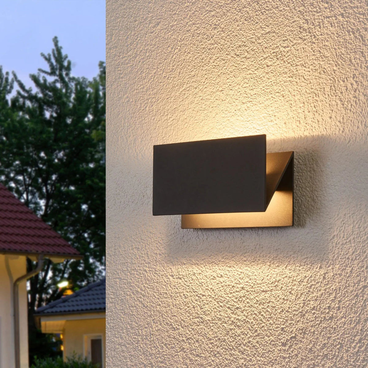 Modern LED Wall Light 14.4W (H1521) – 3000K Warm White, IP54, Black Aluminum Fixture for Entrances & Corridors