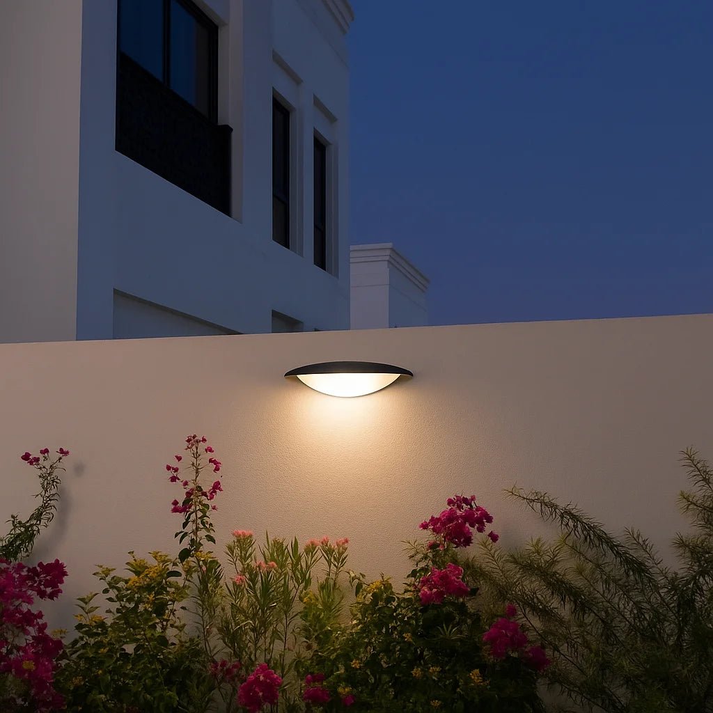 Modern Outdoor Wall Light 12W IP54 (JW182A) – Daylight LED – energy-efficient lighting
