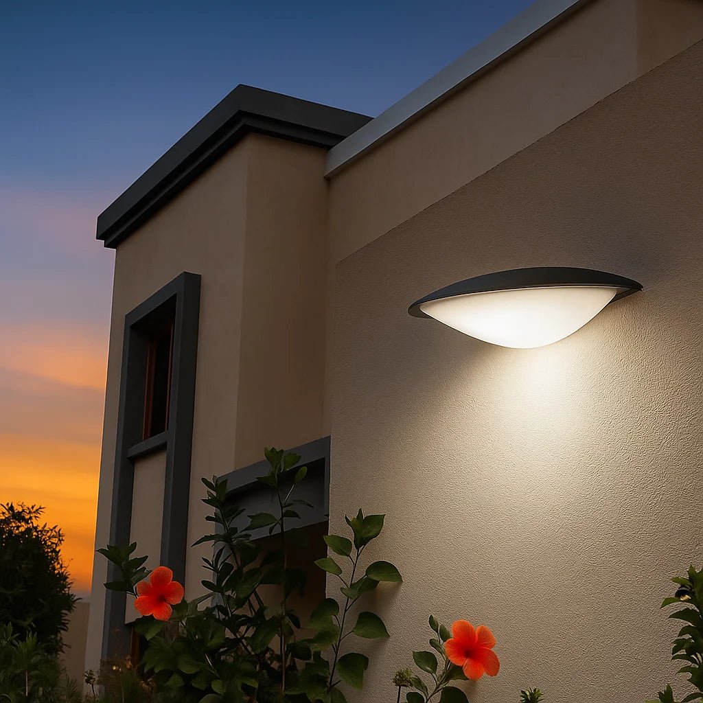 Modern Outdoor Wall Light 12W IP54 (JW182A) – Daylight LED – energy-efficient lighting