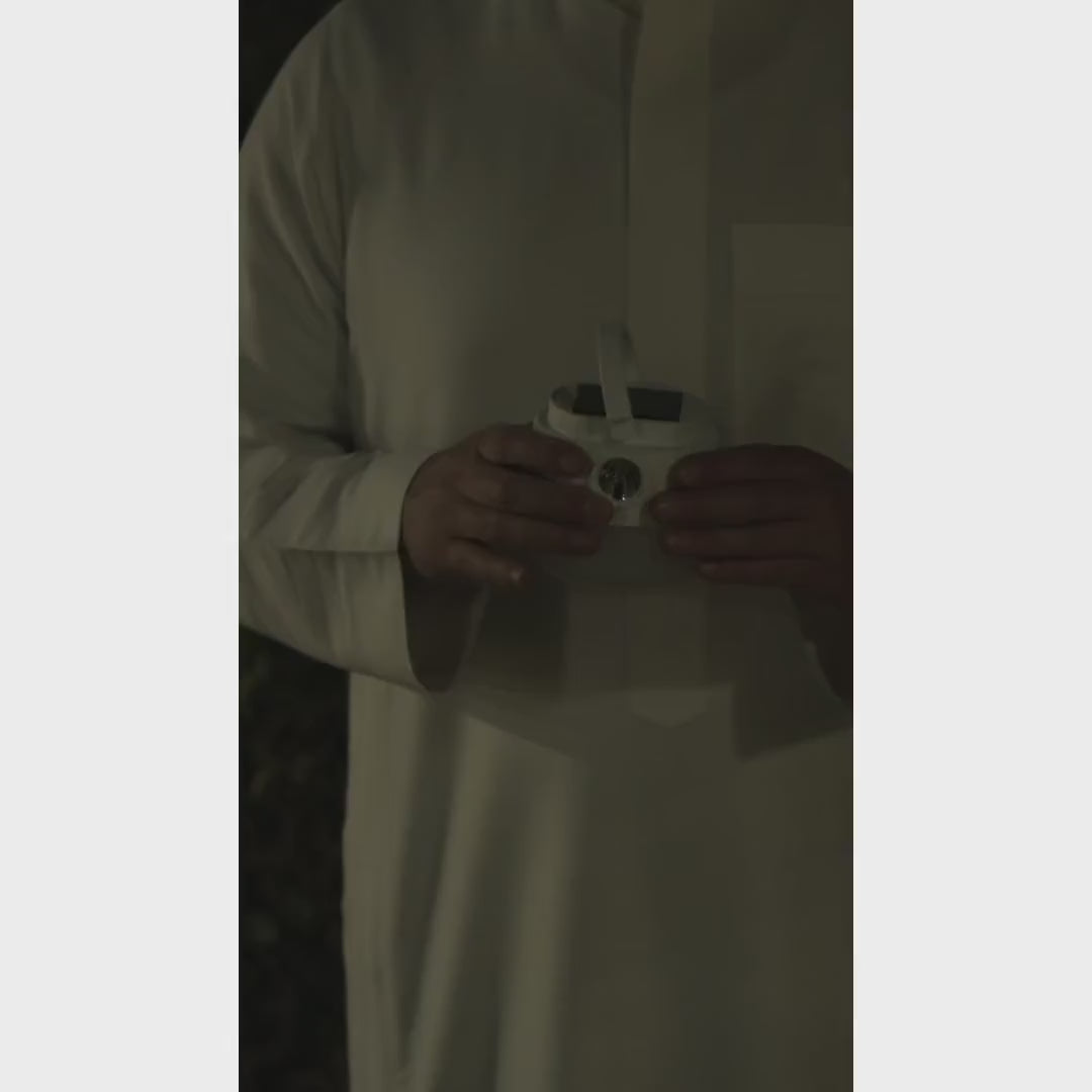 تحميل الفيديو: كشاف قابل للشحن بالطاقة الشمسية او ماخد يو اس بي تايب سي - باور بانك لشحن الأجهزة (MK SR005)