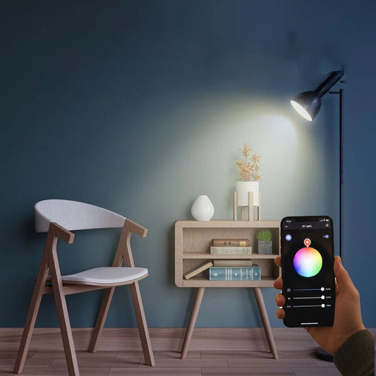 The UTL-MR16M smart LED light offers full control via mobile app with dimming and 3CCT color adjustment (2700K–6500K)