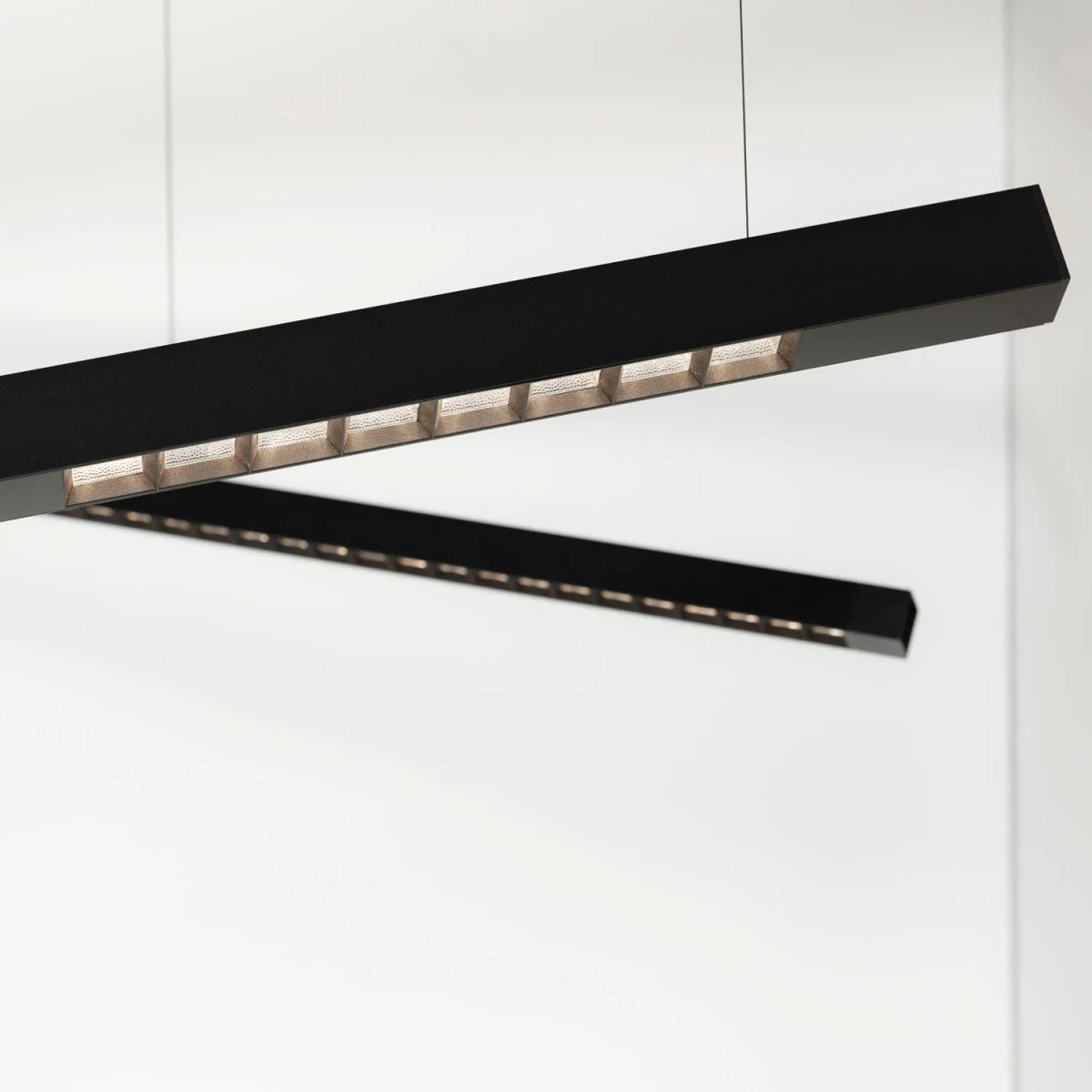 الترالايت مجموعة إنارة سكة مغناطيسية 11مم 24V - درجة وضوح اللون CRI>95 - قابل للتخفيت (BM-Family)