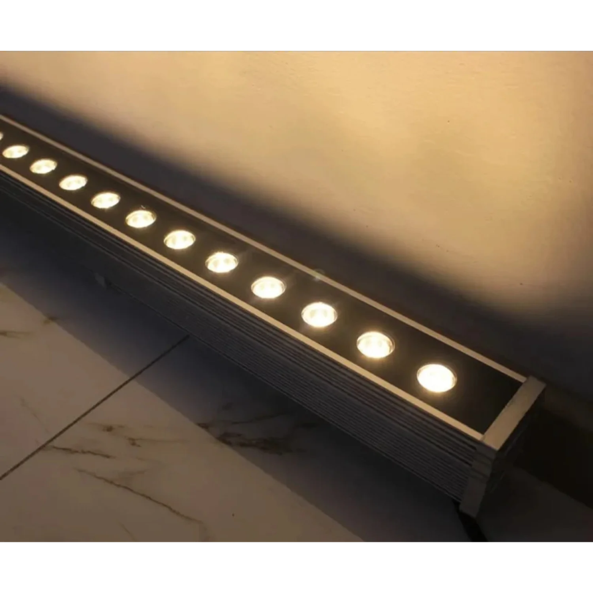 إضاءة وال وشر خطية 1 متر مقاوم للماء IP65 (YL6718)