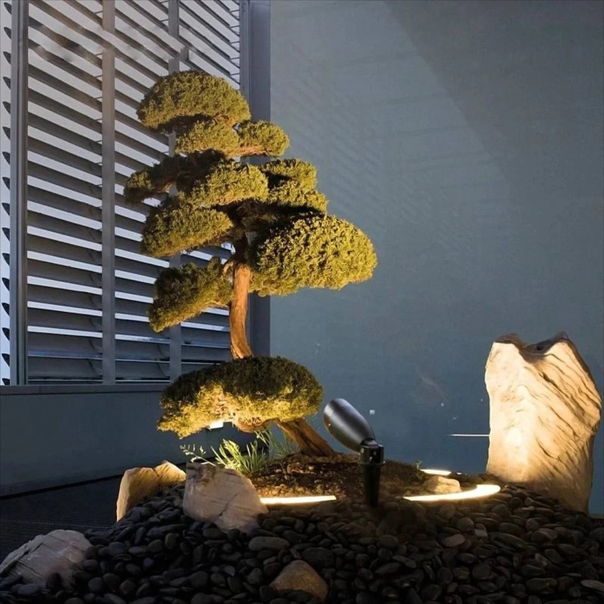 outdoor lighting fixture