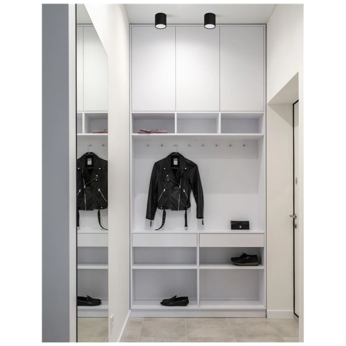 كشاف سقفي كلاسيكي (BZ201) – إضاءة داخلية سطحية بقاعدة لمبة AR111 – لون أبيض أو أسود