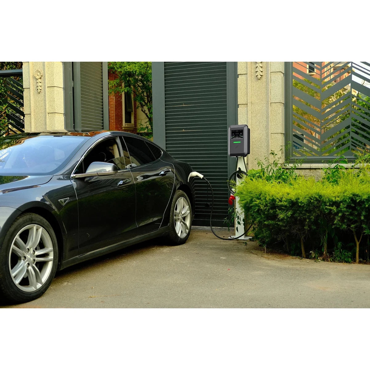 الترالايت شاحن سيارة كهربائي 7 كيلو واط قابل للتشغيل بتطبيق الجوال أو الكرت (UL-EVC2501)