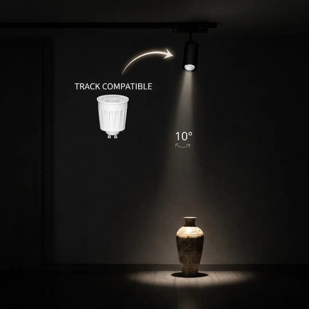 Light fixture on a black background with text indicating compatibility and light spread.