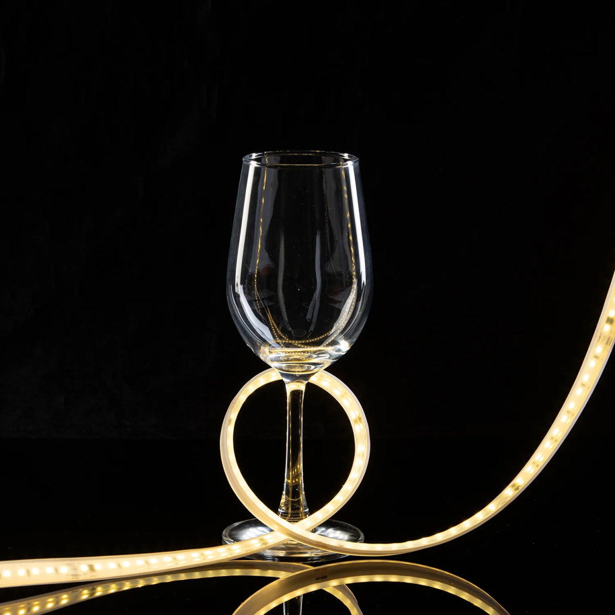 Ultralight LED Strip Light 30M IP65 (DOA-2835-140P)