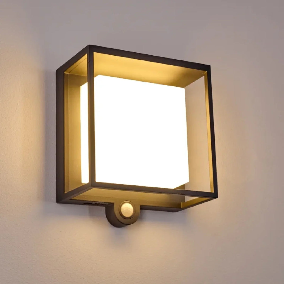 Ultralight Solar Motion Sensor Wall Light IP54 (FYL0204)