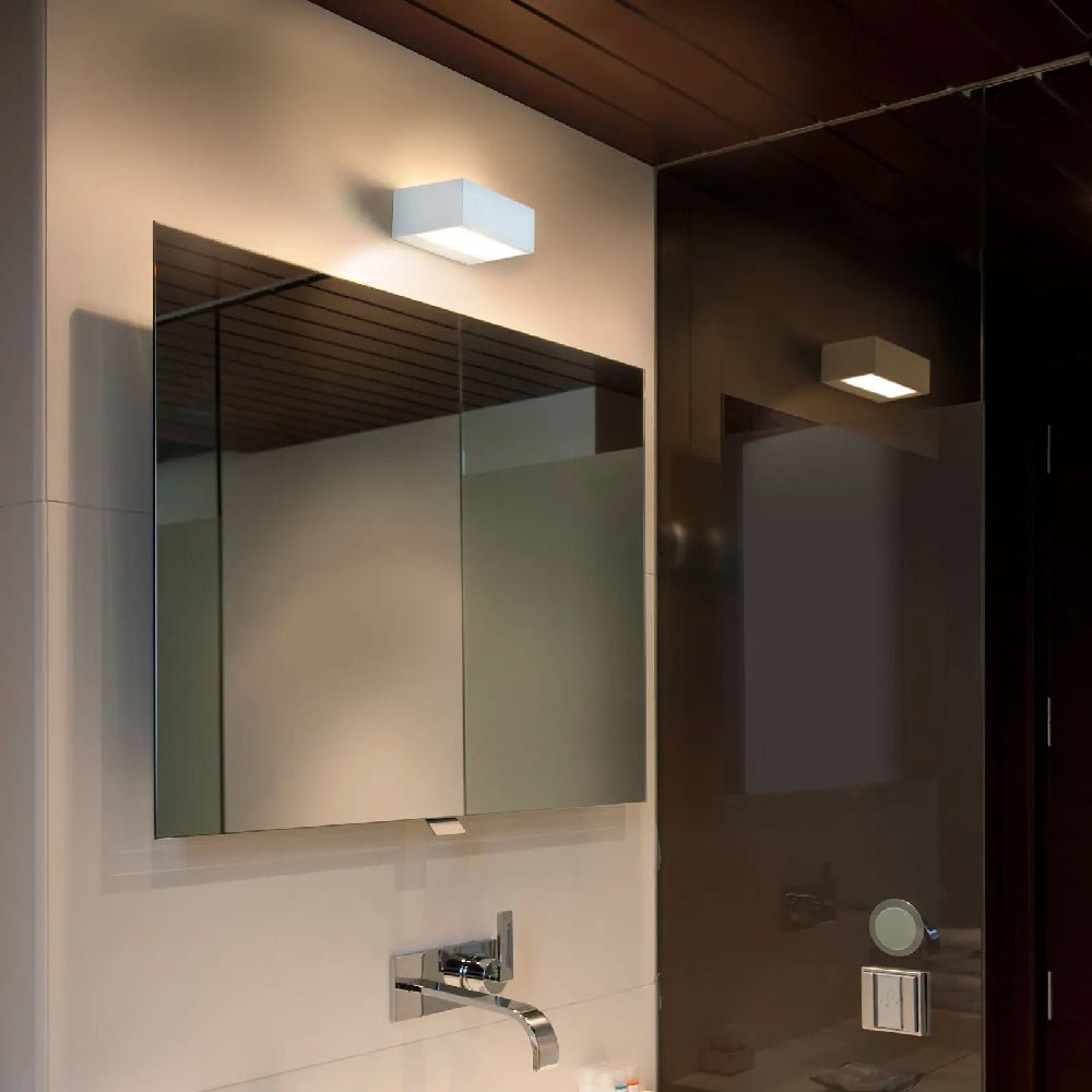 Ultralight Up and Down LED Wall Light (7760)