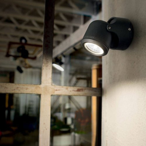 Elegant wall lighting